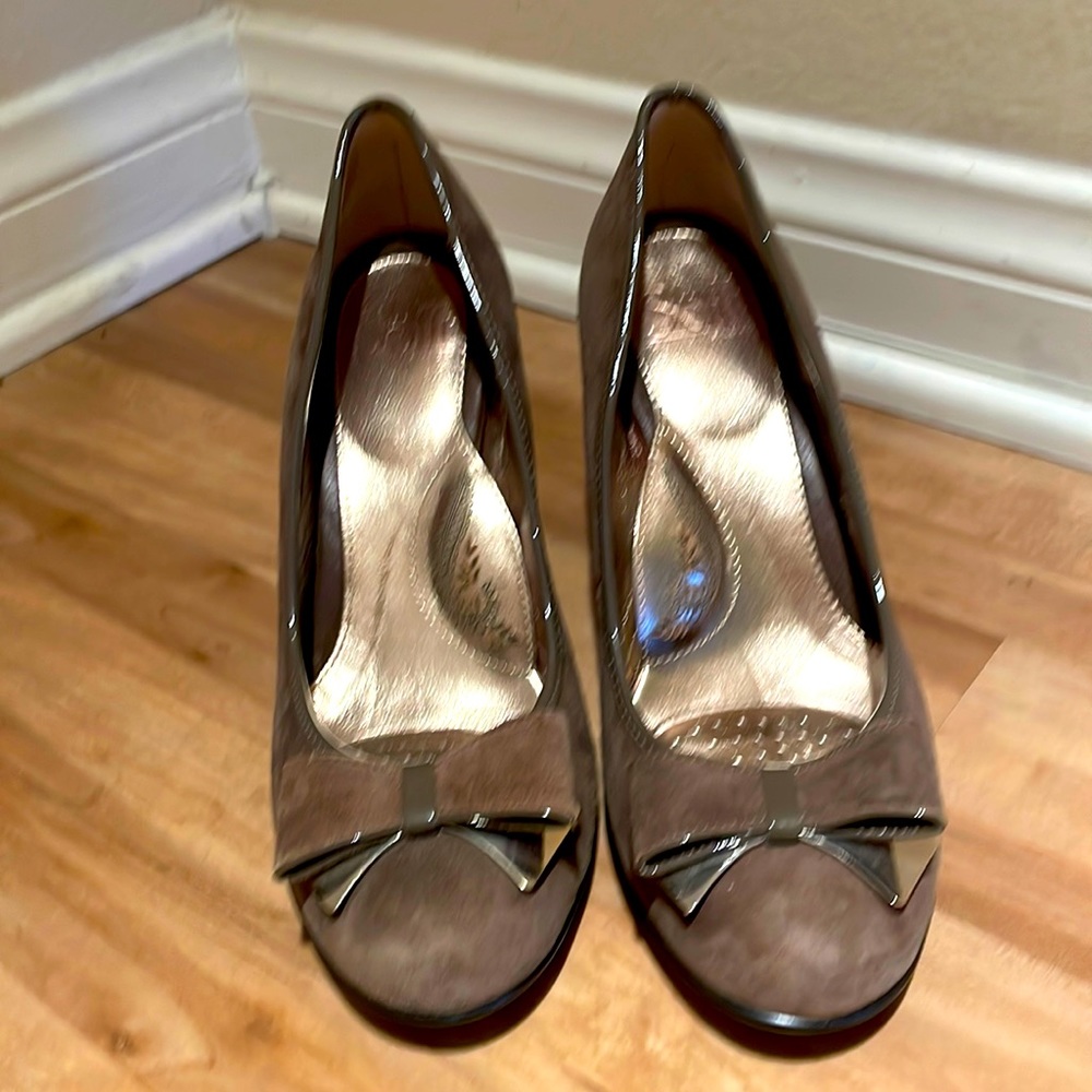 Sofft suede pumps